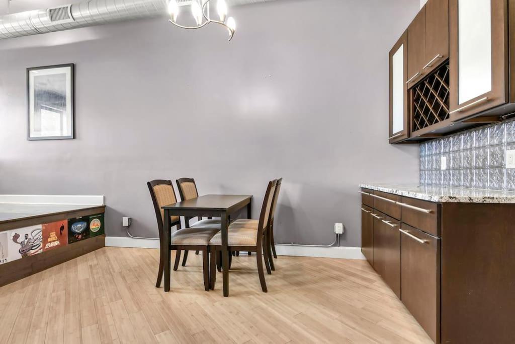 Lovely 2-Bedroom Unit In Springfriend Springfield Bagian luar foto